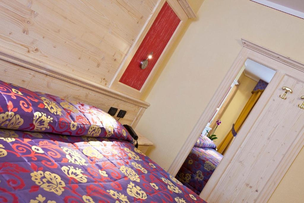 Hotel Val Di Sole Меццана Номер фото